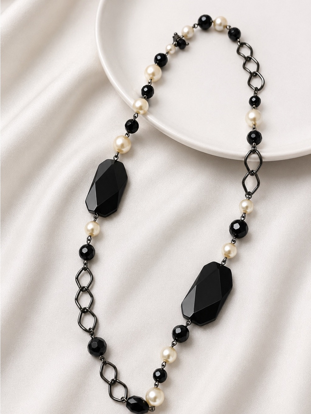 Source Unknown Black & Cream Faceted Bead and Pearl Necklace - Women Jewelry